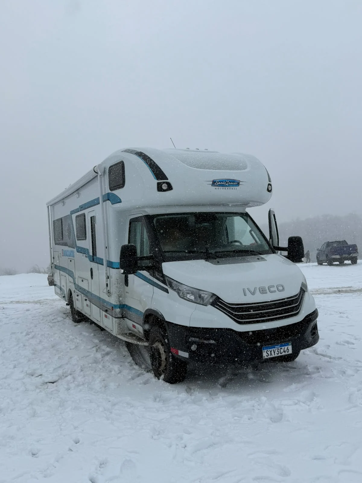 Motorhome Santo Inácio 8.5 sobre chassi Iveco na neve